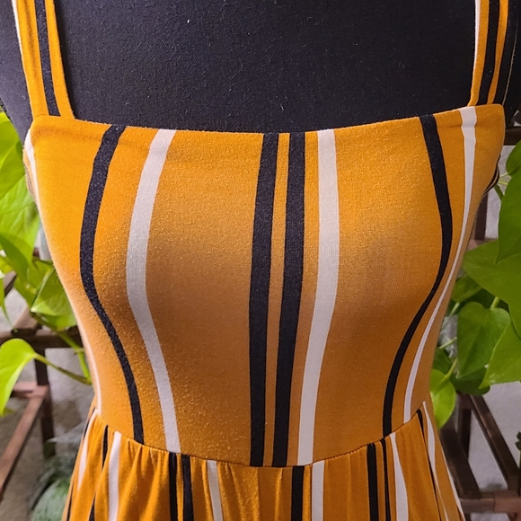 Jumpsuit - Picture 4 of 4